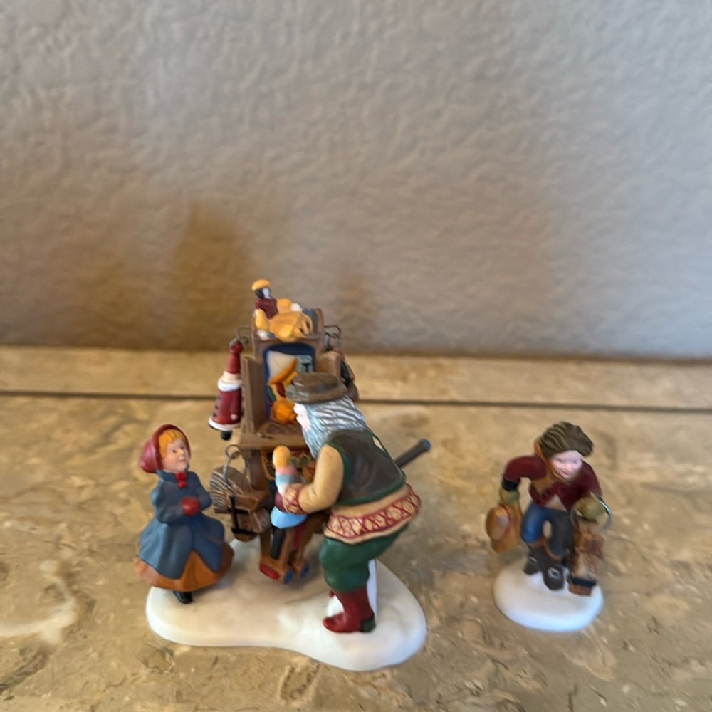 NWT Dept 56 Christmas Bazaar. Toy vendor & cart